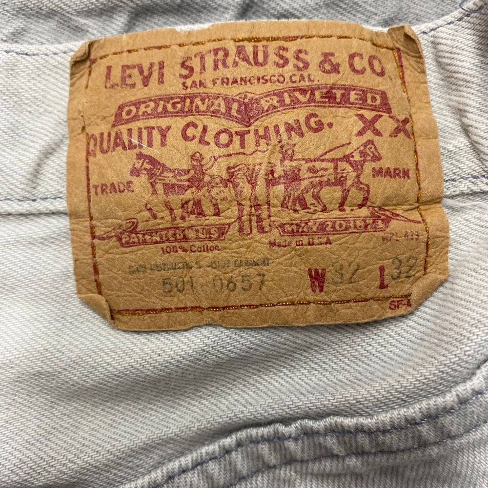 Vintage Levis 501-0657 Gray Denim Cut Off Shorts Mens 32 Made in USA Distressed
